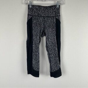 Lululemon Black White Jacquard Fit Physique Crop Athletic Leggings Size 2